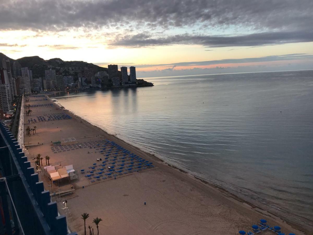 Benidorm 1ª línea playa Levante, garage, wifi, climatización Exterior foto